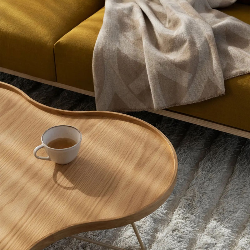 Flower mono I oljet eik med beige bein fra swdese