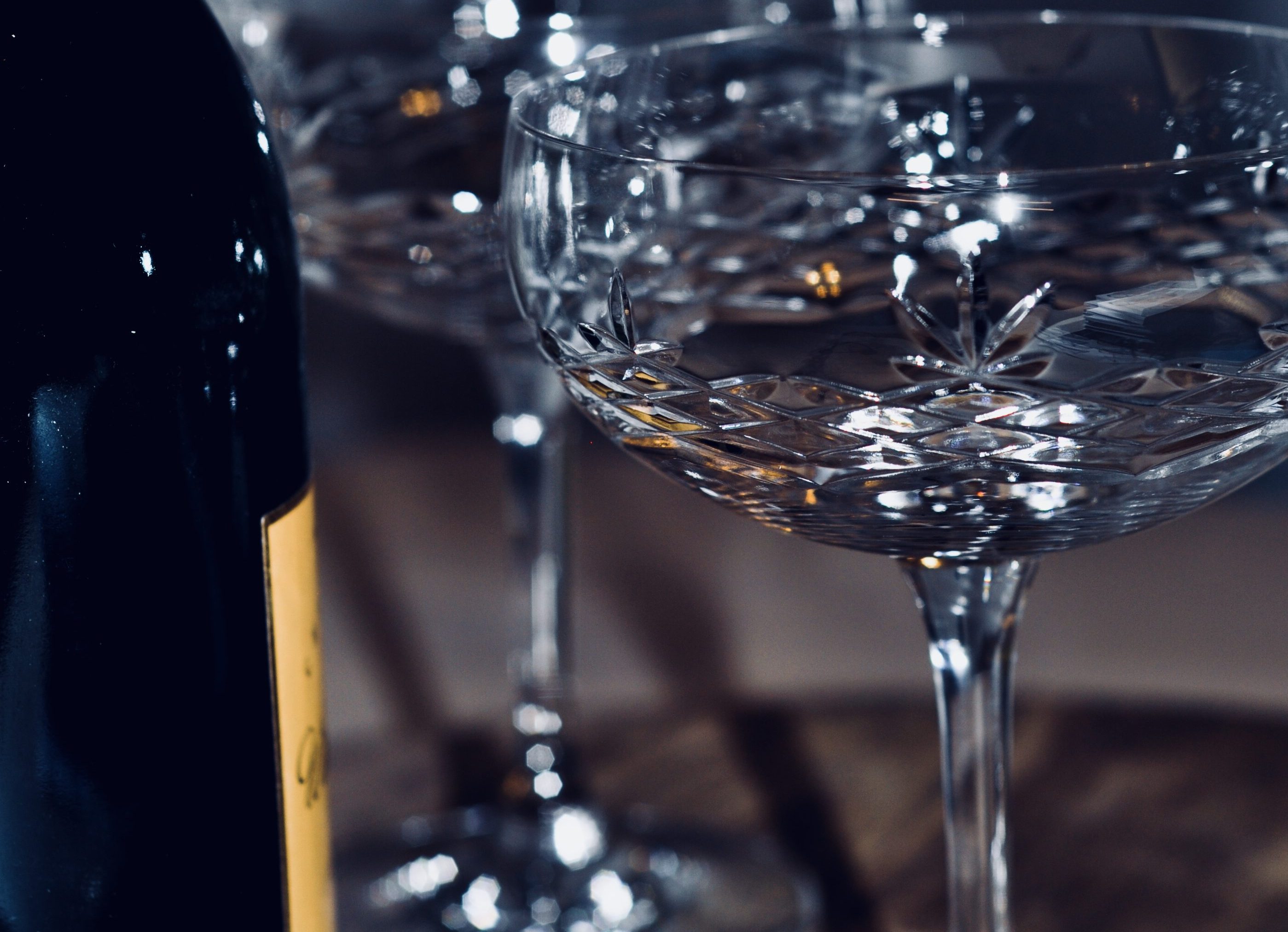 Crispy Gatsby Champagneglass i krystall fra glasserien Crispy fra Frederik Bagger. Glassene tar deg tilbake til det glade 20-tallet.
