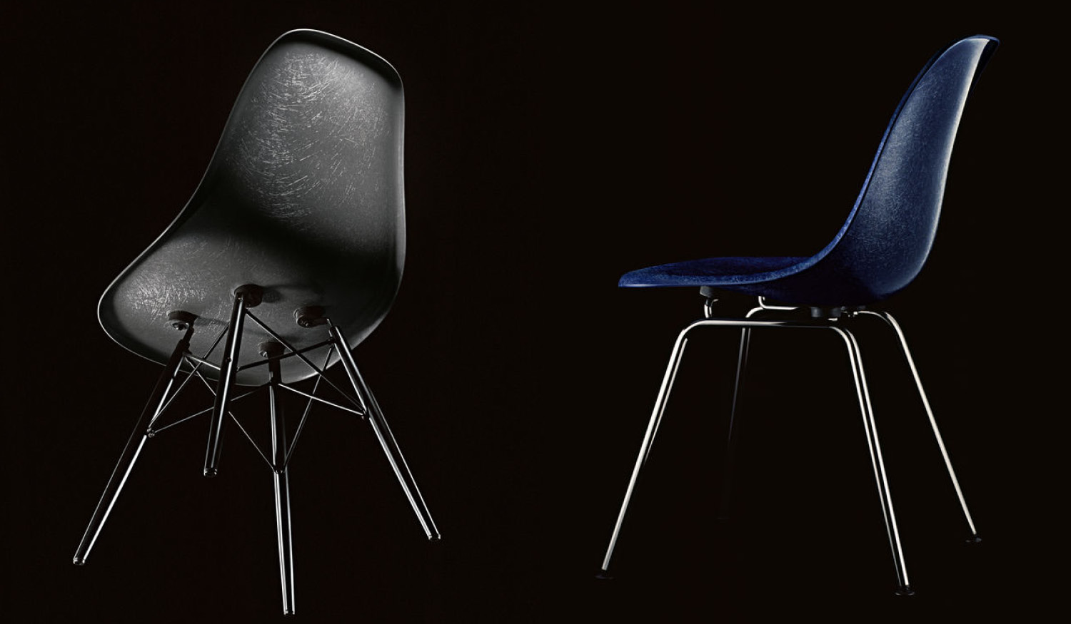 Eames Fiberglass stol i sort og blått fra Vitra