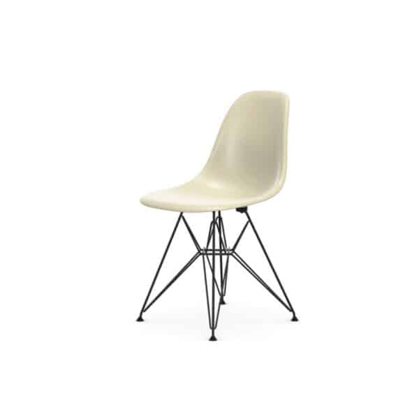 Eames fiberglass side chair DSR fra Vitra