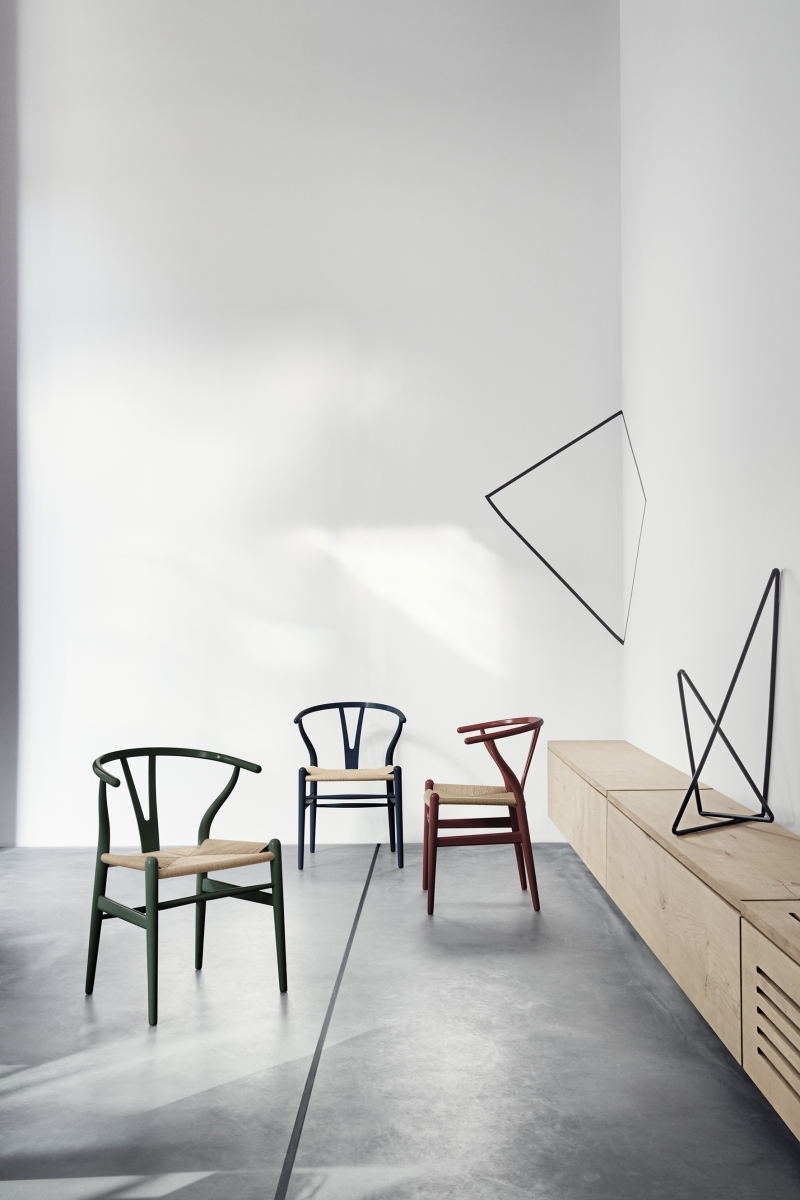 CH24 Y-stolen fra Carl Hansen & Søn i Limited Edition 110 år i forskjellige farger med naturflett sete