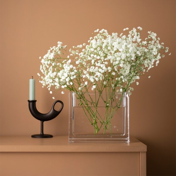 Ildhane fra Nedre Foss - Mijøbilde med blomstervase