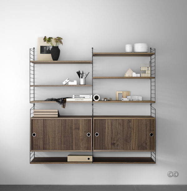 String skap m/skyvedør String Furniture inspirasjons bilde
