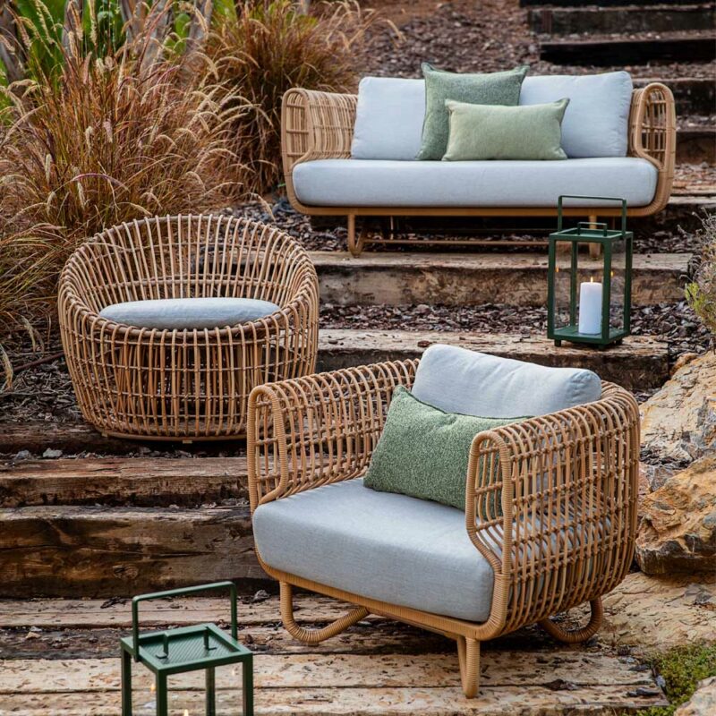 Nest 2 seter, lounge stol og round chair fra Cane-Line, col natur / lys grå