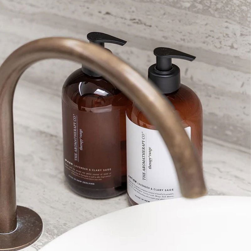 såpe og krem i lavender og clay sage fra the aromatherapy