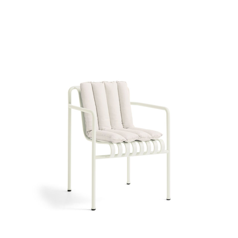 Palissade_dining_armchair_soft_quilted_cushon_cream_white_produktbilde_fra_HAY