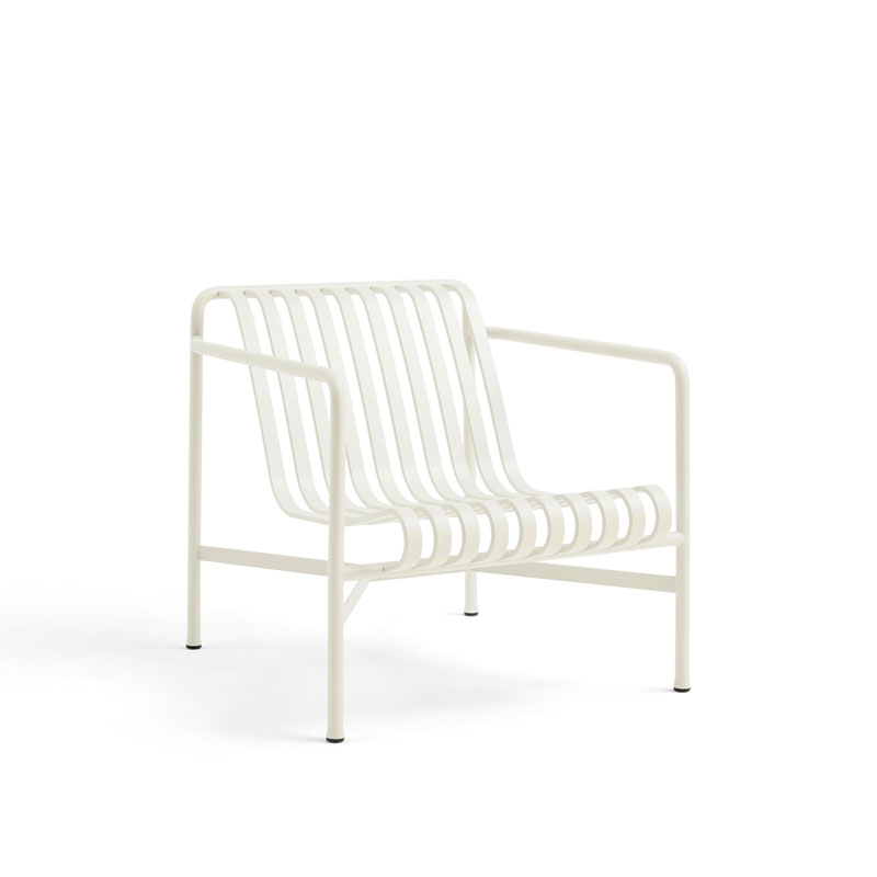 Palissade_lounge_chair_low_cream_white_produktbilde_fra_HAY