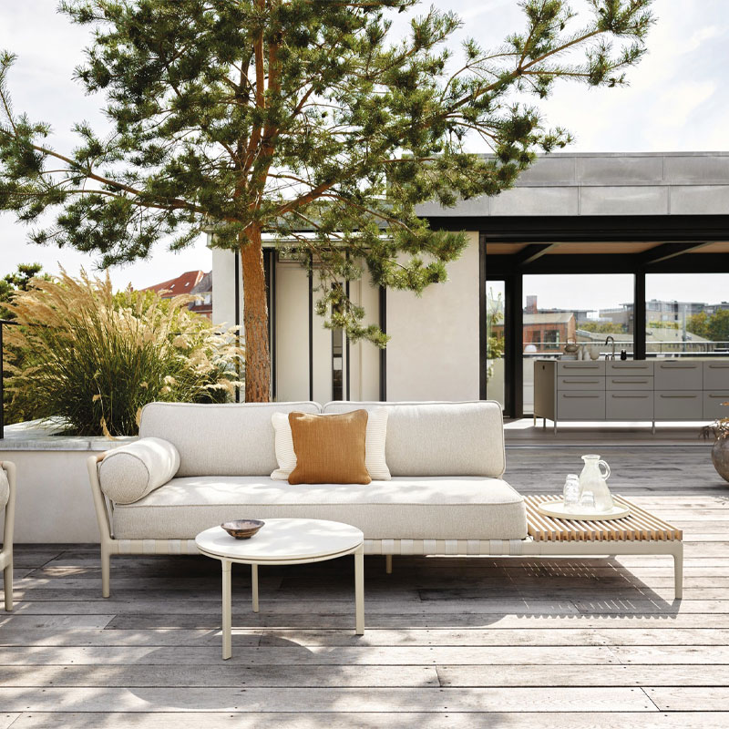 vipp 720 open-air utesofa med sidebord i teak