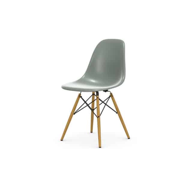 Eames fiberglass side chair DSW fra Vitra