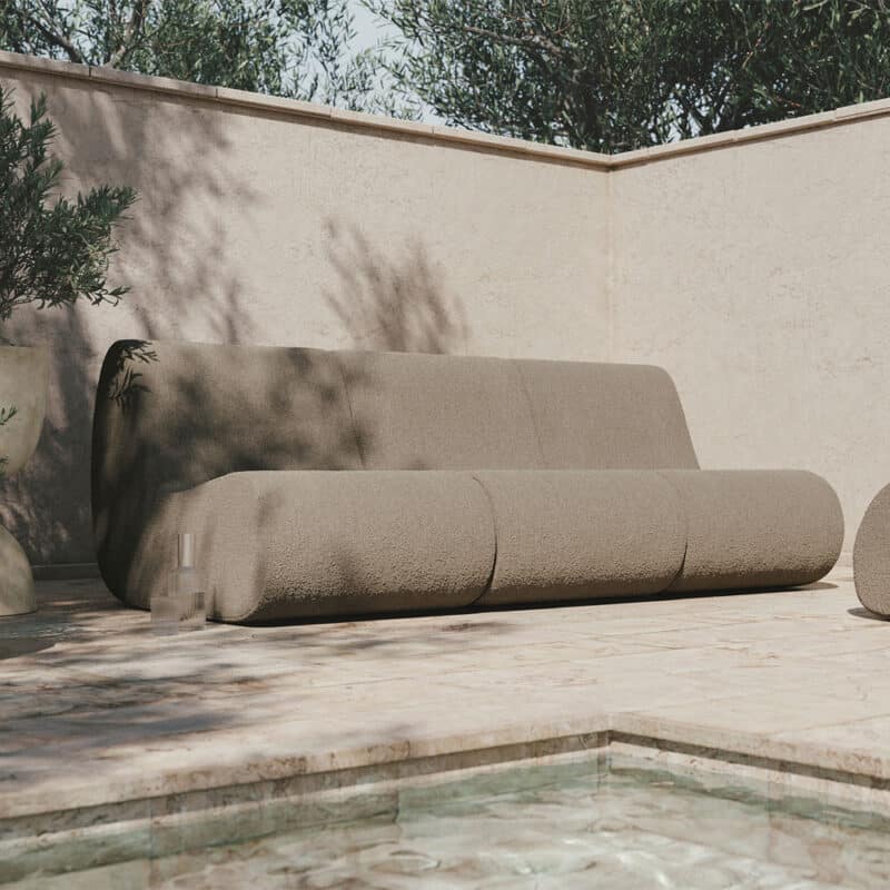 Rouli lenestol med skumkjerne trukket i beige boucle tekstil fra Ferm Living