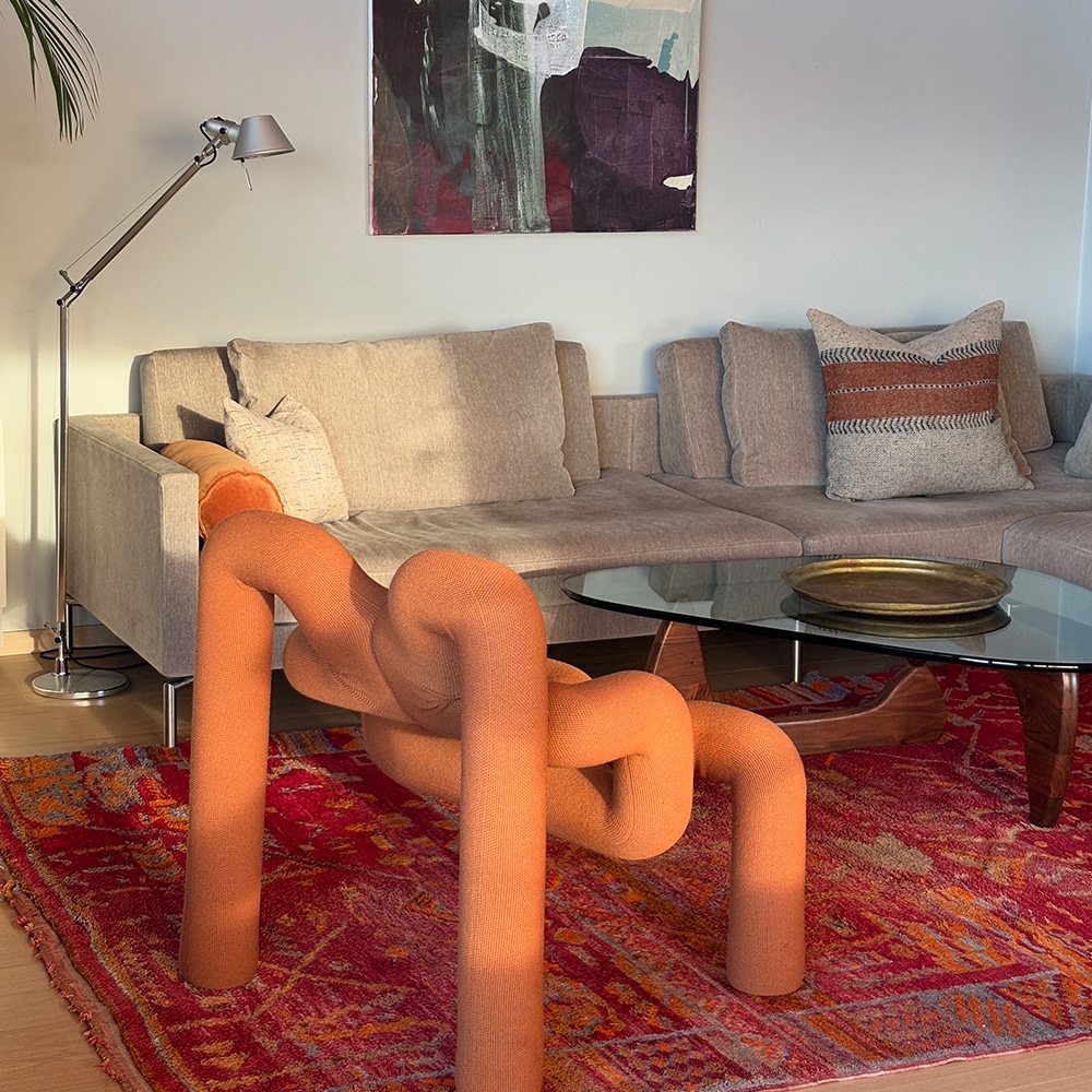 Hjemme hos Sara-varier-ekstrem lenestol-eilersen-ra sofa-verket interiør