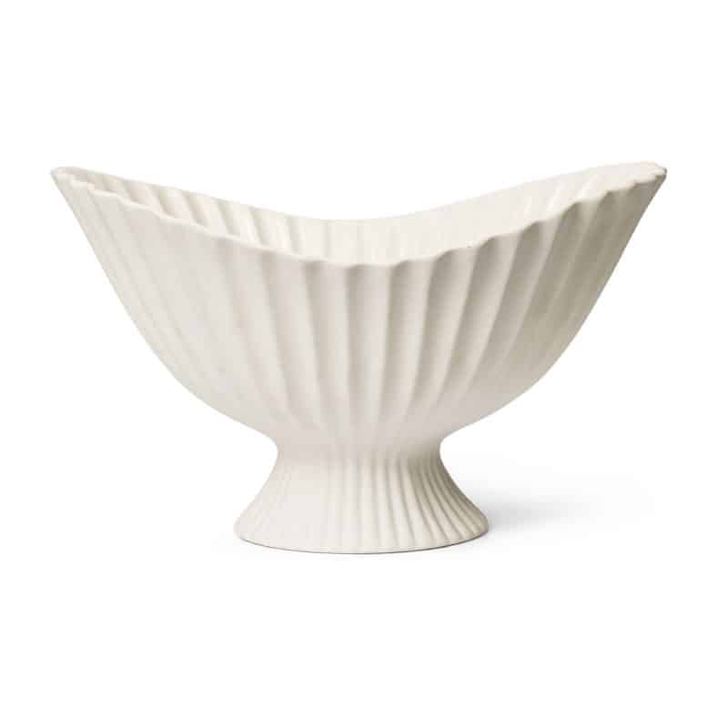 Stor vase i off white kermis med taktil overflate fra ferm living