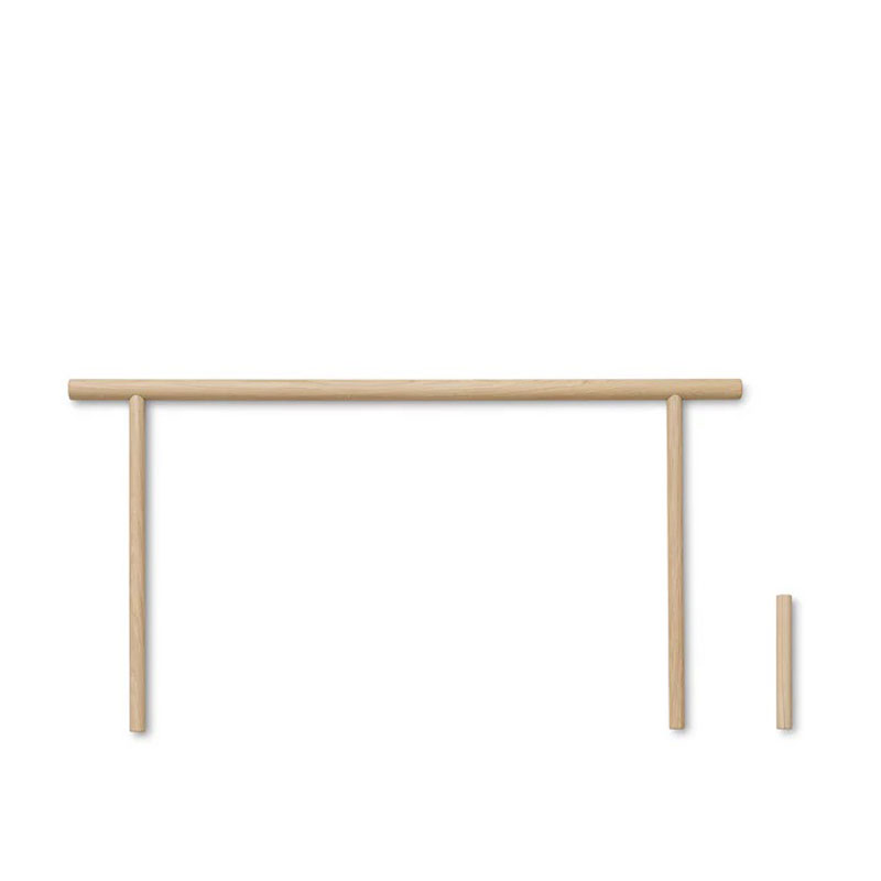Sengehest i hvitoljet eik fra oliver furniture