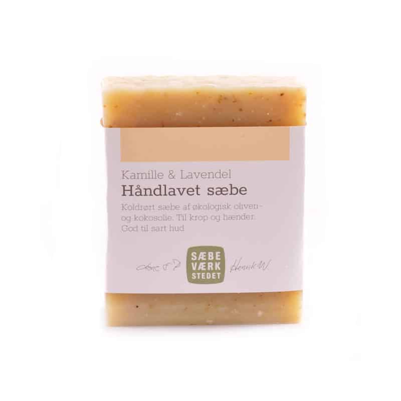 Håndlaget såpestykke med kamille og lavendel fra sæbeverkstedet