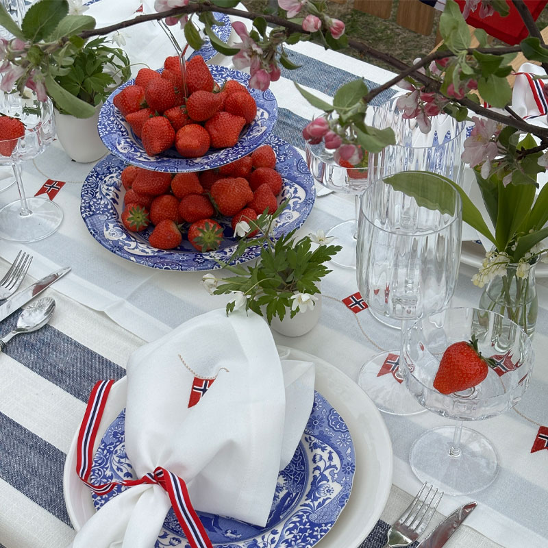 blue Italian 2 etasjes kakefat I blått og hvitt fra Spode