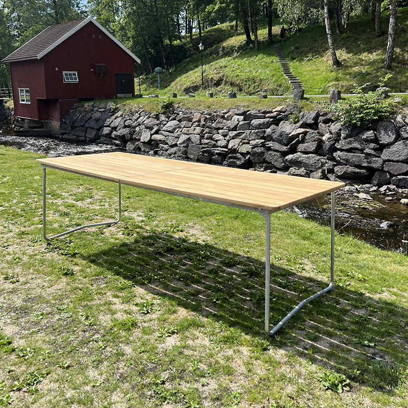 Bord b31 spisebord fra grythyttan-utstillingsmodell-hagebord-teak-hagemøbel-verket interiør