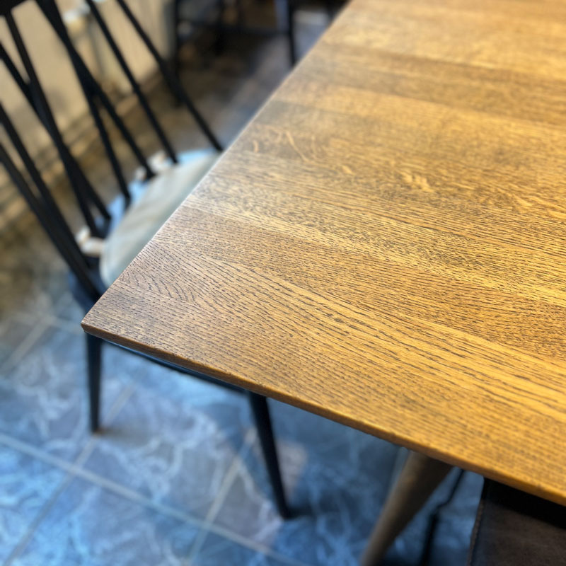 Viken spisebord i 220 x 90 cm i røket eik fra ygg og lyng