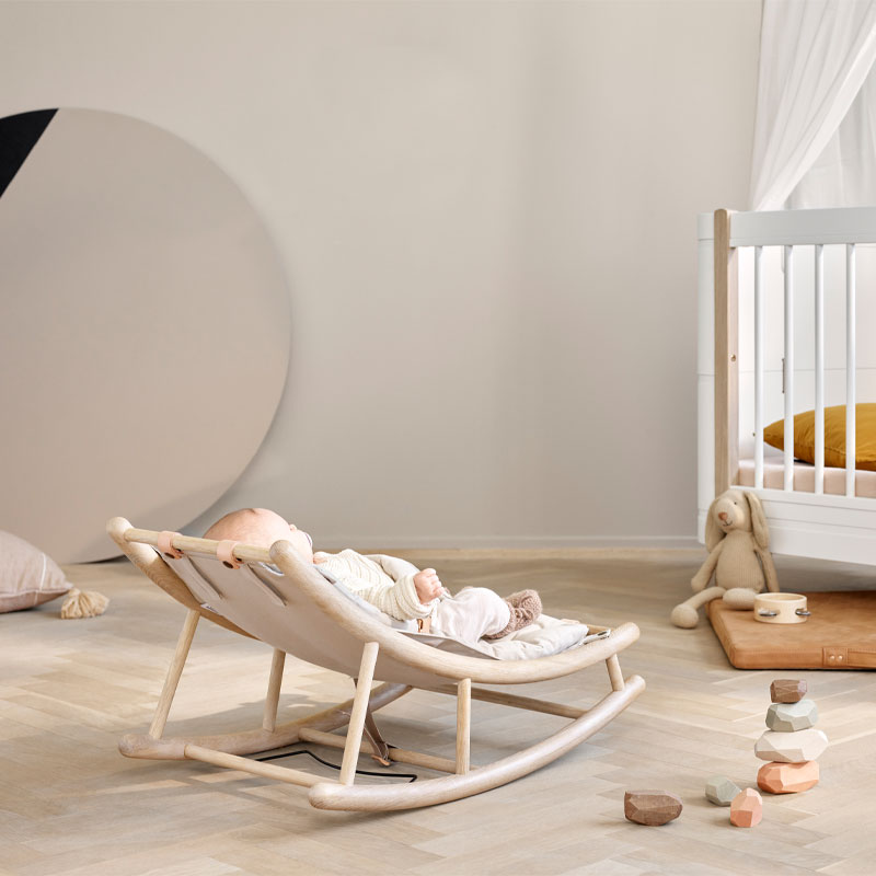 wood vippestol I eik med pute i naturlig fra oliver furniture