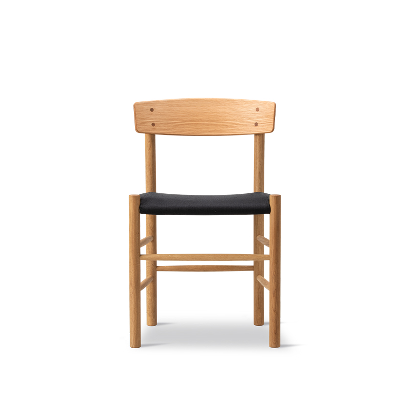 Fredericia-Borge-Mogensen-J39-Folkestolen-sort canvas sete-oljet-eik-spisestol-dansk-klassiker-stue-spisestue-spisestuestoler-verket interiør-1