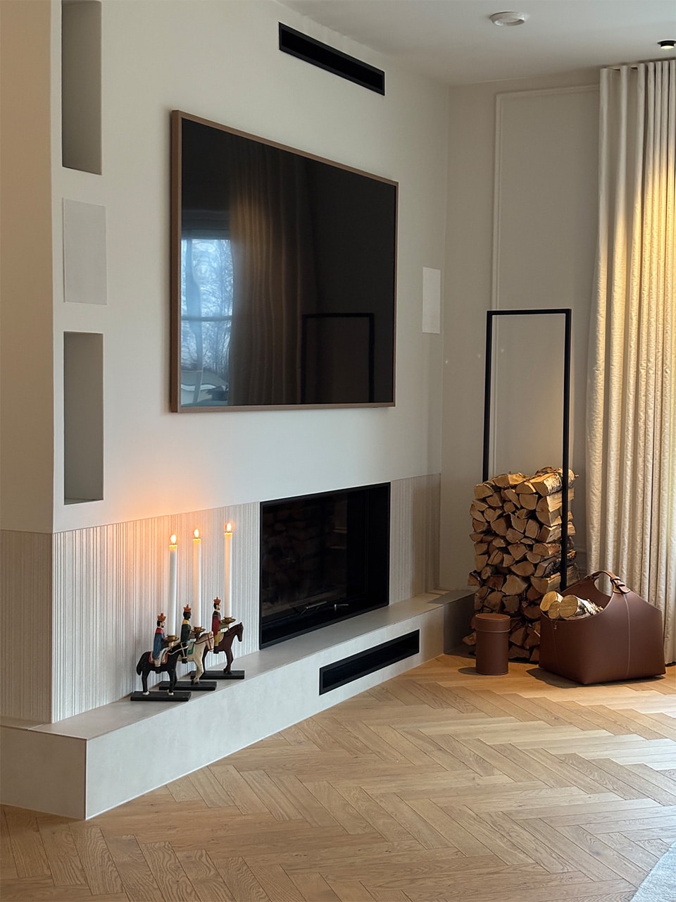 Julehjemmet til Tine-julepynt-jul-juletre-julestake-adventsstake-et hjem-verket interiør-10