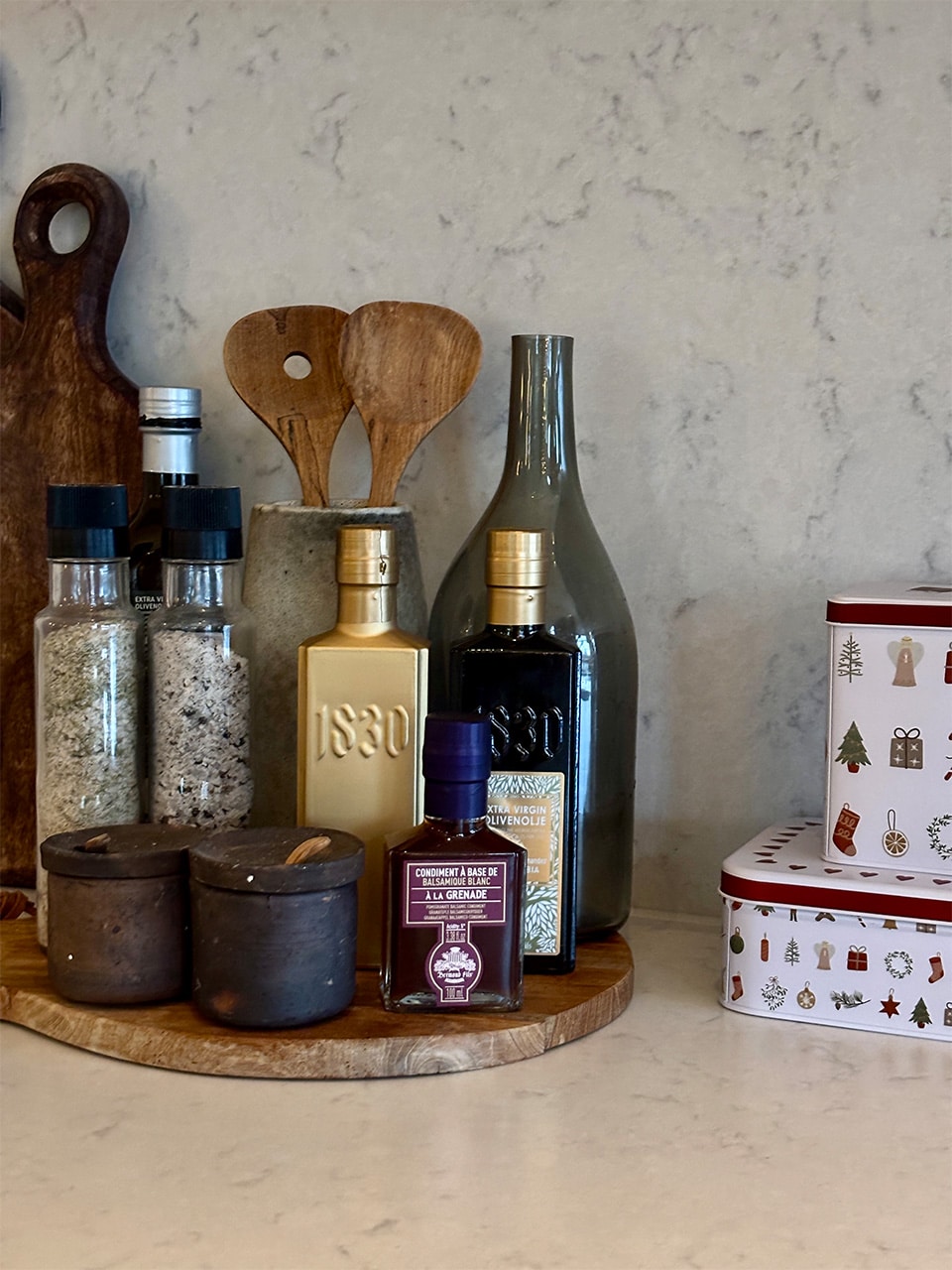 Julehjemmet til Tine-julepynt-jul-juletre-julestake-adventsstake-et hjem-verket interiør-11