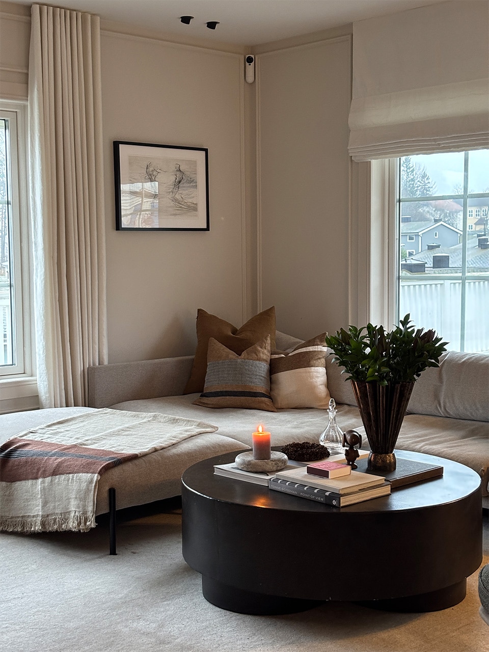 Julehjemmet til Tine-julepynt-jul-juletre-julestake-adventsstake-et hjem-verket interiør-4