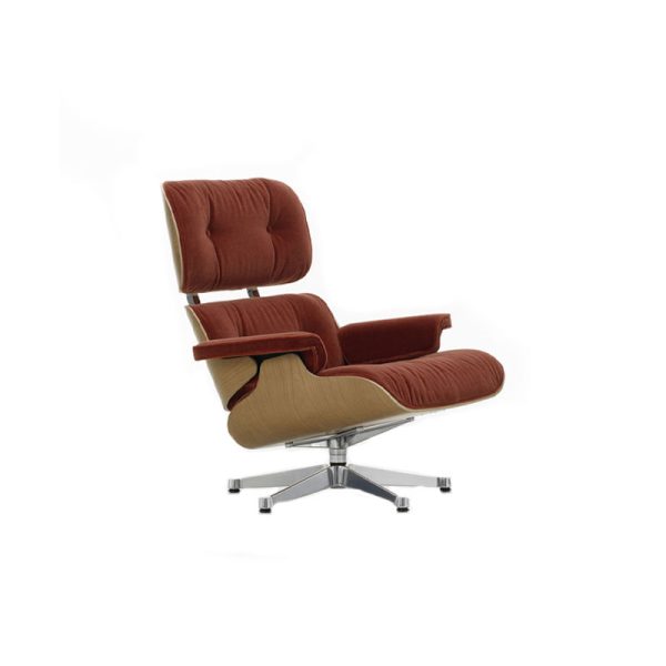 Eames lounge chair I cherry med tekstilet calma i fargen cream/pearl fra vitra