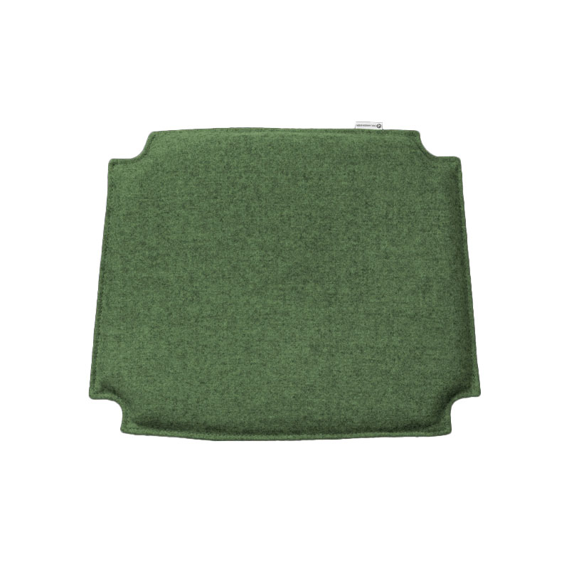 ch24 sittepute i grønt ulltekstil fra Carl Hansen