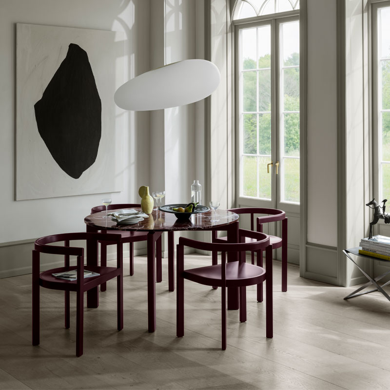 after spisestil I farget ask I burgunder fra fritz Hansen