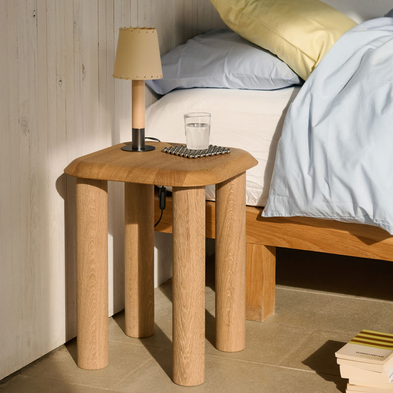 islets sidebord i lysoljet eik fra fredericia