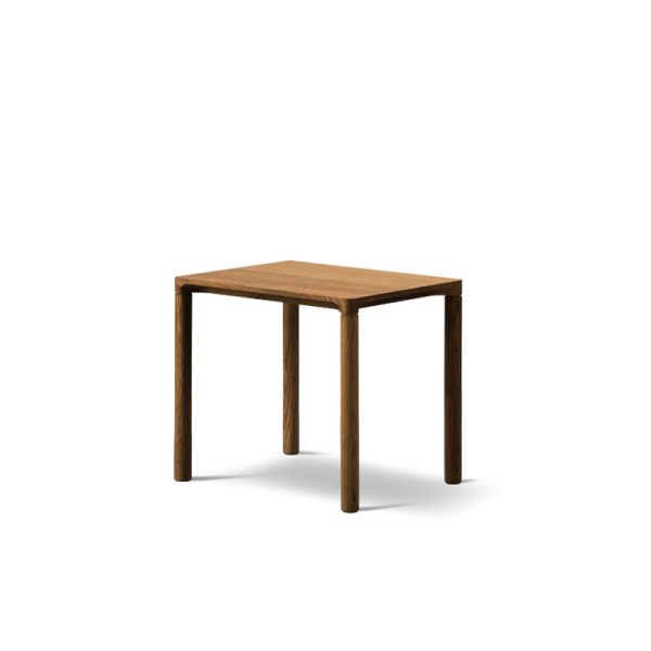 piloti woos sofabord 39x31 cm i røkt eik fra fredericia