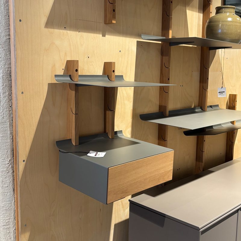 Smile hylle med skuff-eva solo-verket interiør-utstillingsmodell-grå-eik 2