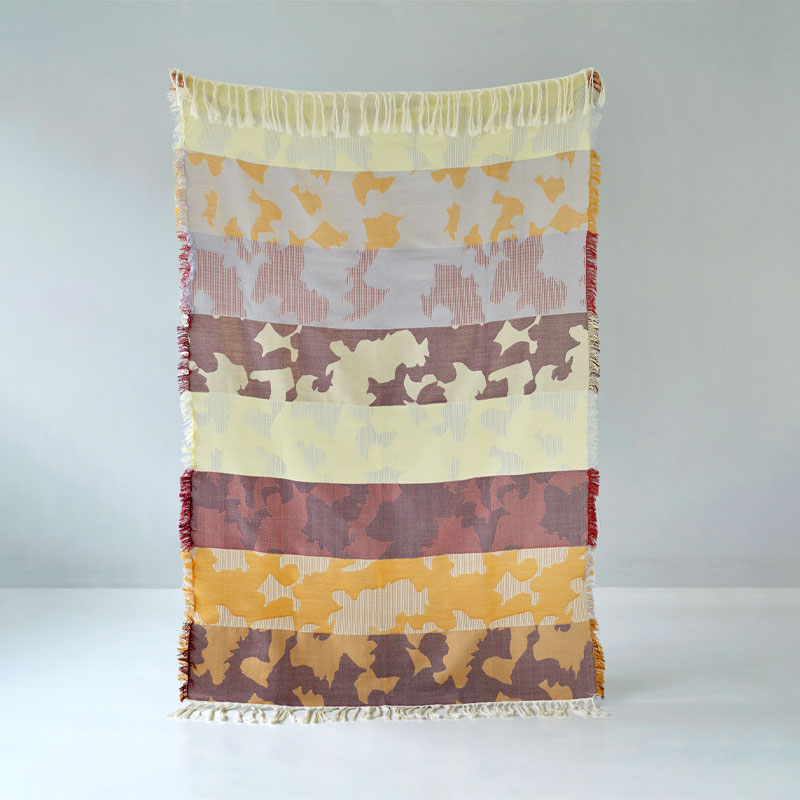 Heritage_Throw_rust_light_blue_miljøbilde_Plesner_Patterns