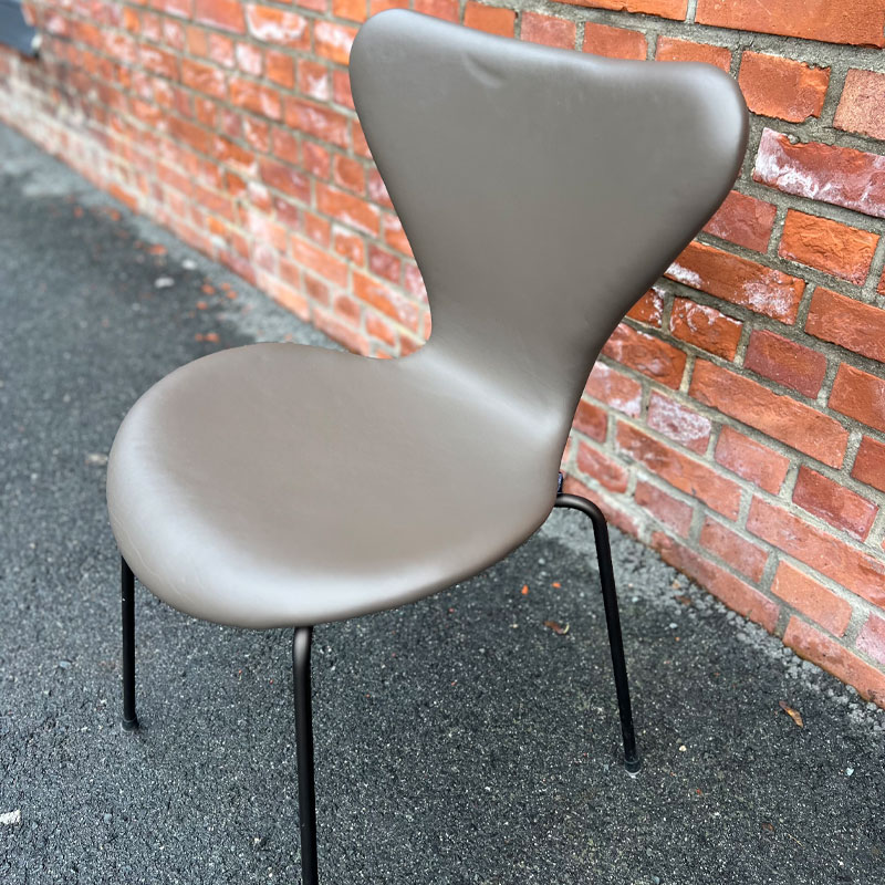 Serie 7 fullpolsteret skinn | Utstillingsmodell - Bilde 3