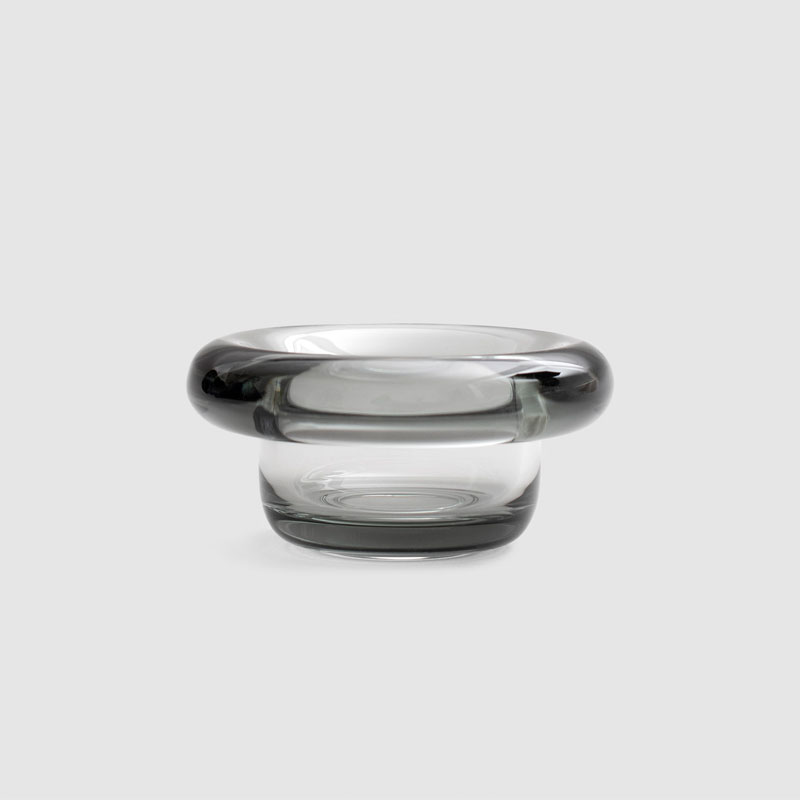 Sirkel telysholder i light grey fra nedre foss