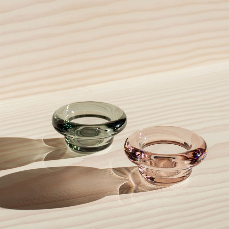 Sirkel telysholder i light grey og primrose pink fra nedre foss