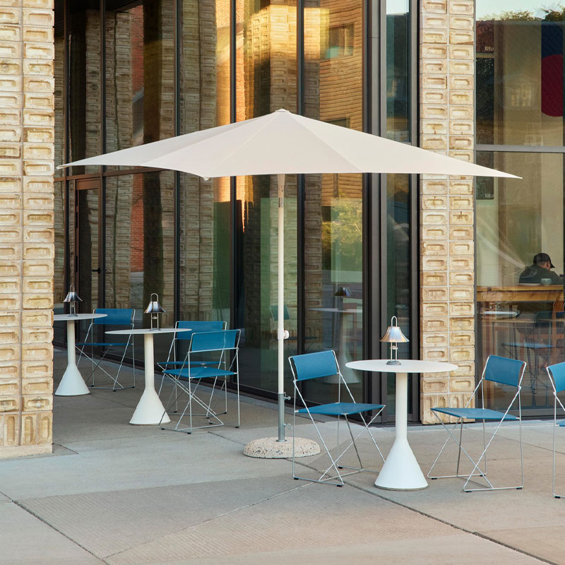 Terrazzo parasoll square I hvit og grå striper fra hay