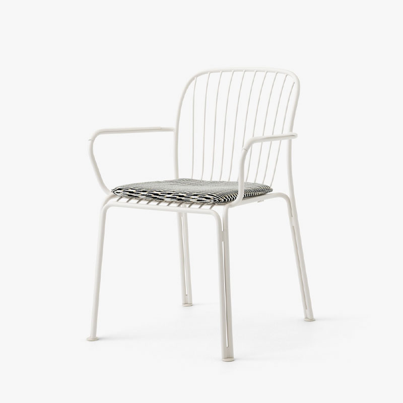 thorvald sittepute i mønstret tekstil fra and tradition