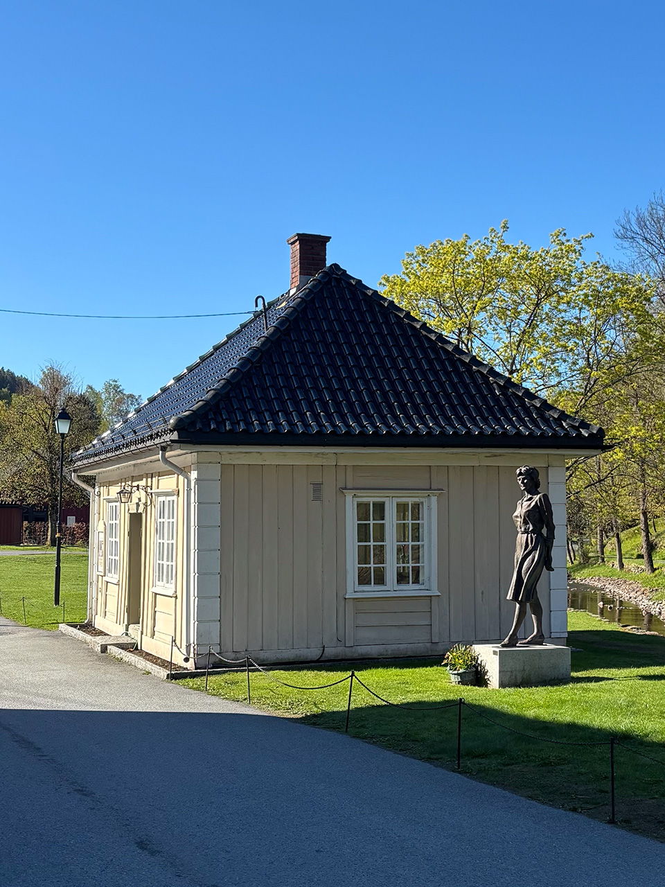 Innredet portnerstuen på Bærums Verk