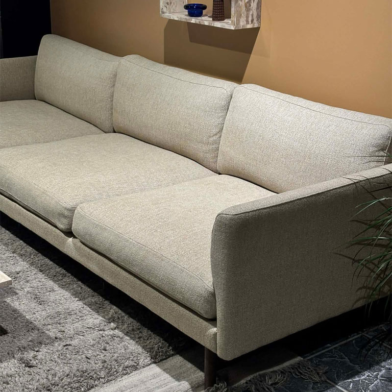 Calmo 3-seter sofa selges fra utstillingen