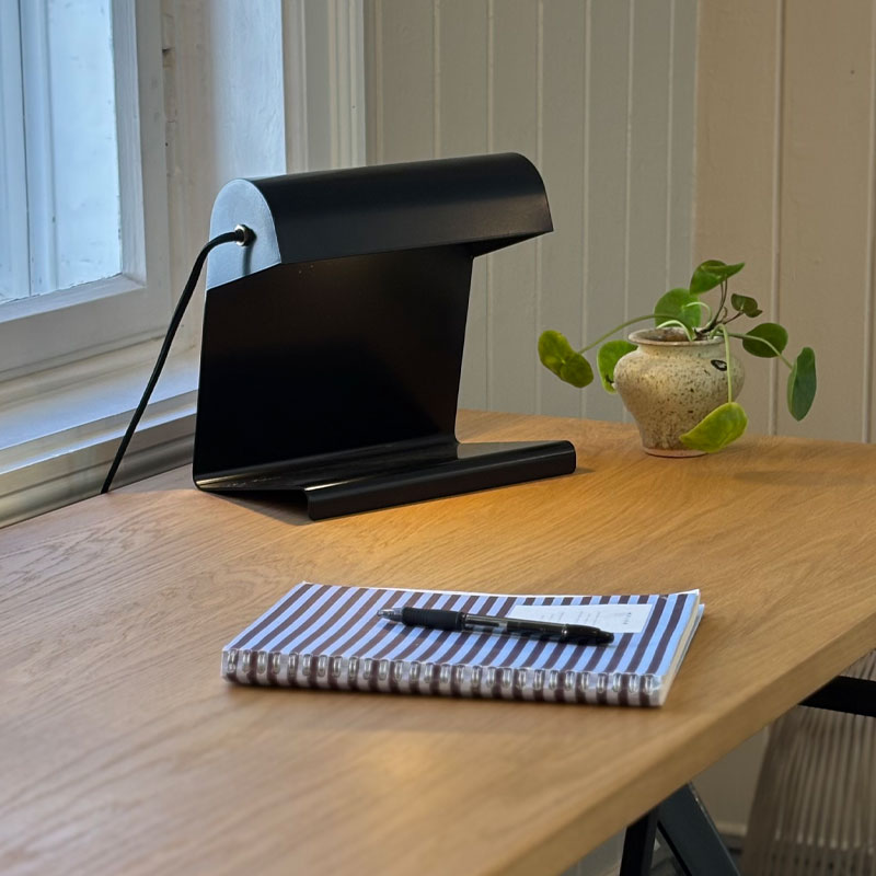 lampe de bureau I deep black fra vitra