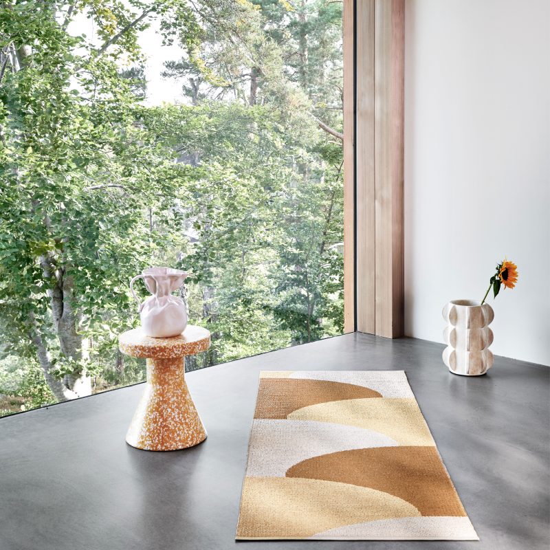 Hill_gulvtepper_fra_pappelina_ochre_miljøbilde01