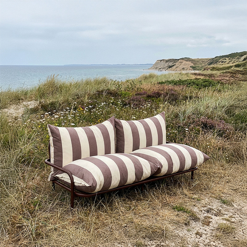 Mollis-Renesse Chestnut-sofa-2-seter-Sack it-verket interiør-hagemøbler-skandinavisk-miljøbilde