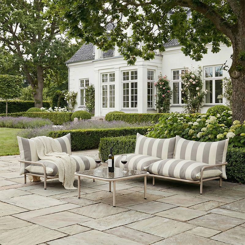 Mollis-Renesse Taupe-sofa-2-seter-loungestol-coffee table-Sack it-verket interiør-hagemøbler-skandinavisk-miljøbilde