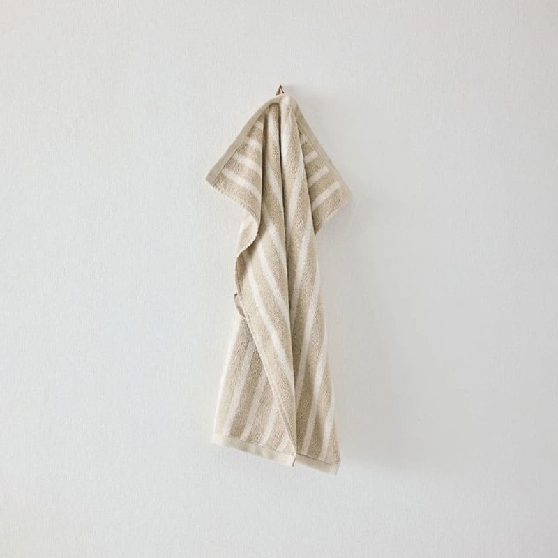 Bonnie håndhåndkle i beige og hvit stripete i 50 x 70 cm fra tell me more