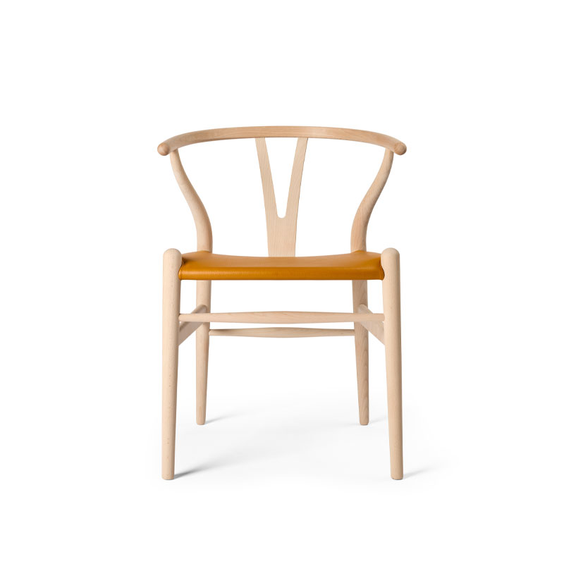 CH24P_bøk_såpet_loke7050_forside_produktbilde_Carl_Hansen