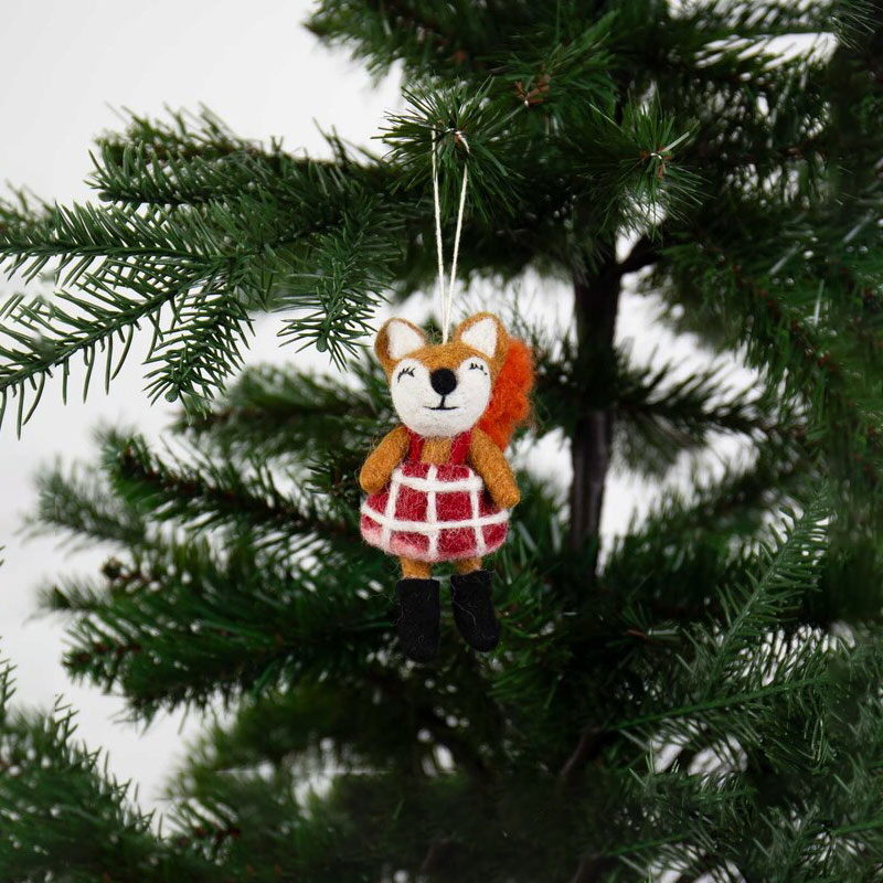 Juleornament_The_shy_fox_a_world_of_craft