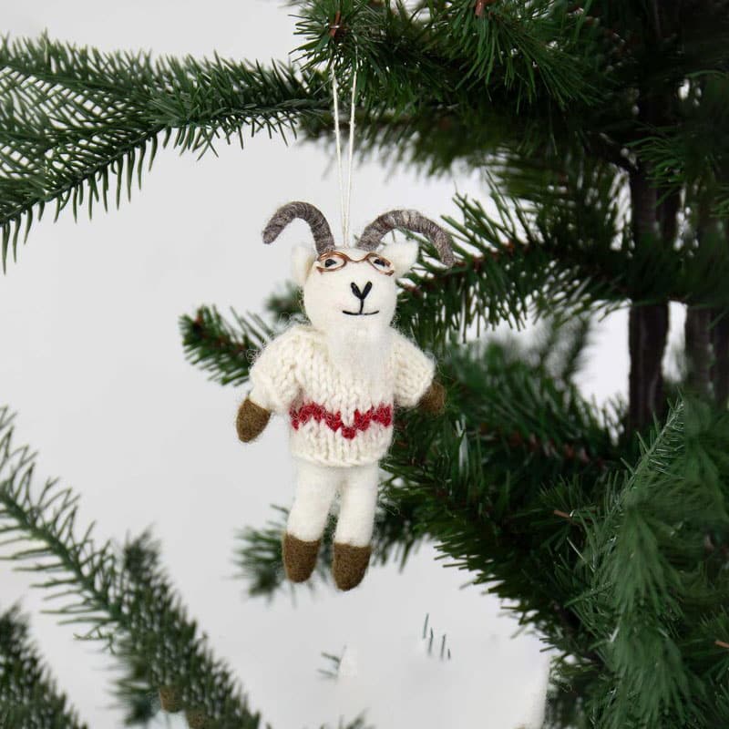 Juleornament_goat_with_glasses_a_world_of_craft