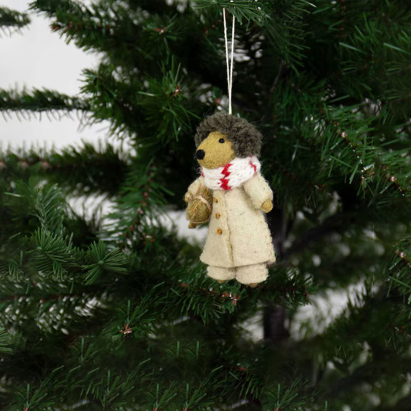 Juleornament_hedgehog_in_beige_coat_a_world_of_craft